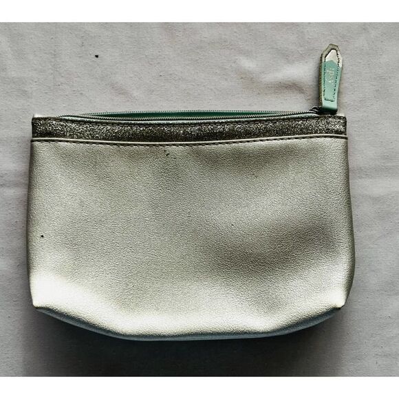 3 for $10 Ipsy December 2017 Silver with Glitter Trim at the Top Glam Bag - Picture 2 of 3